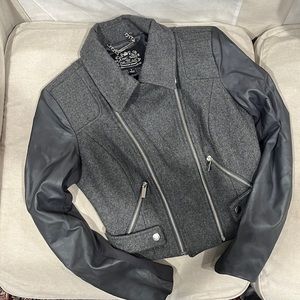 Great fun lined warm jacket w/zippers & pockets   Wear with jeans or a skirt!